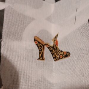 Elegant Black and Gold Women's Heel Needlepoint With Needle